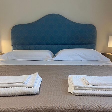 Casa Battisti Messina Guest House In Centro Citta, Ideale Per Famiglie O Gruppi Εξωτερικό φωτογραφία