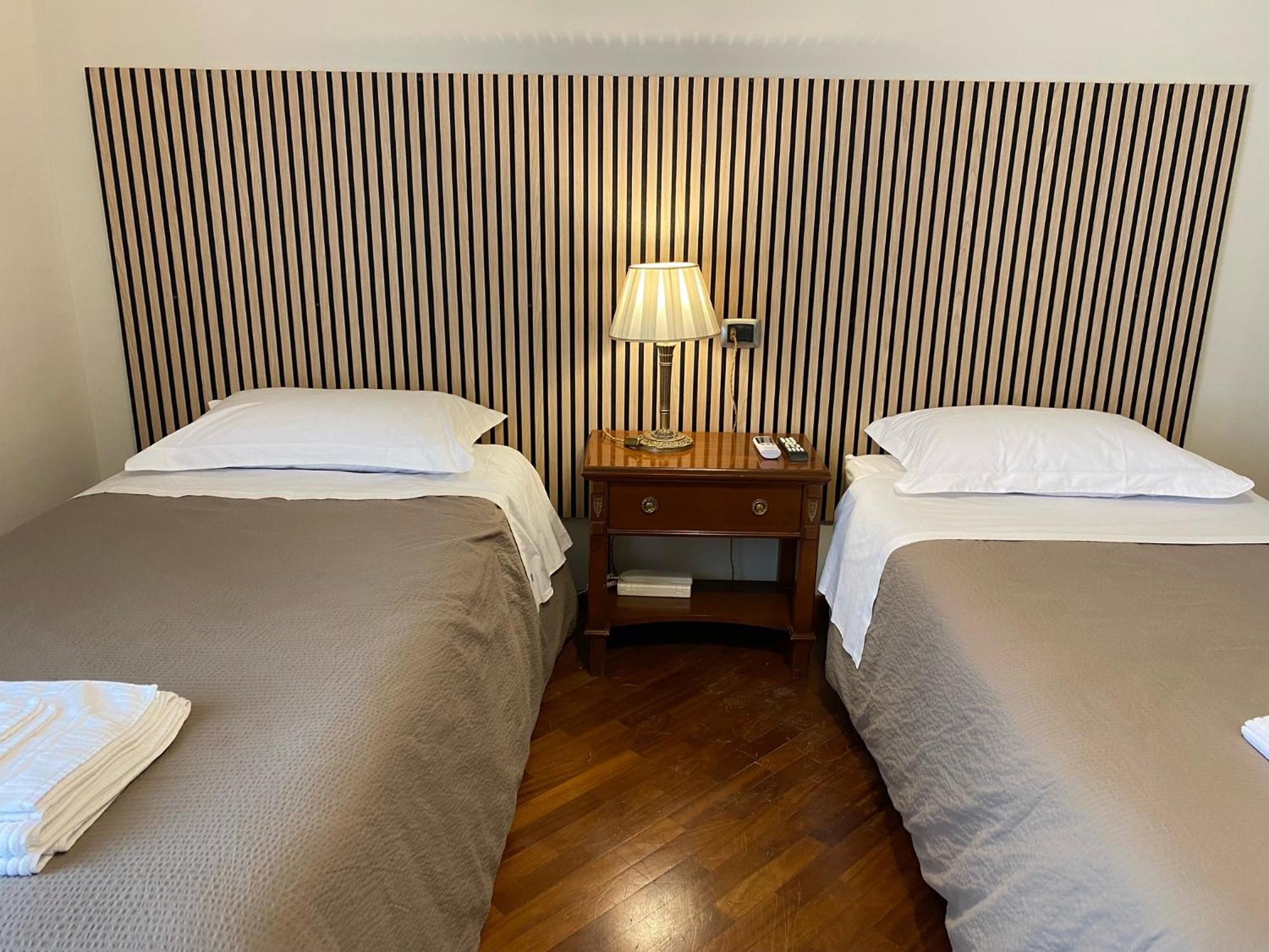 Casa Battisti Messina Guest House In Centro Citta, Ideale Per Famiglie O Gruppi Εξωτερικό φωτογραφία