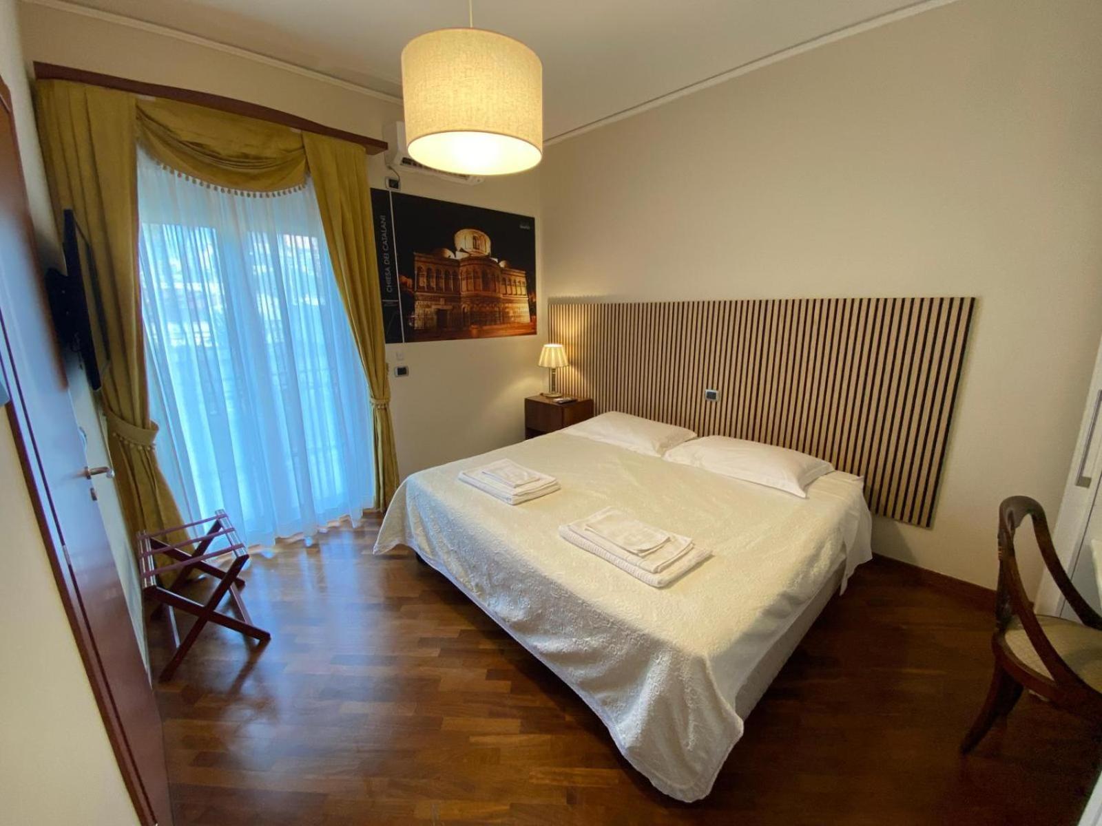 Casa Battisti Messina Guest House In Centro Citta, Ideale Per Famiglie O Gruppi Εξωτερικό φωτογραφία
