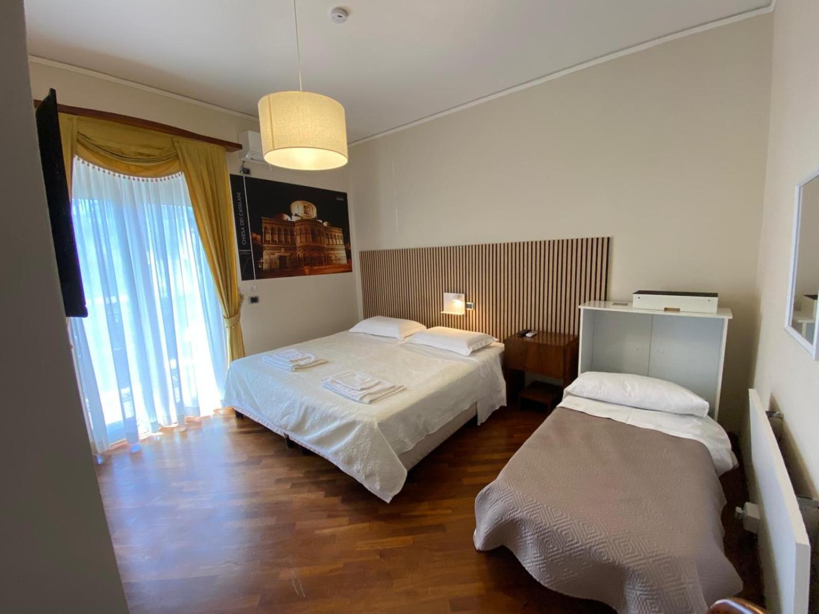 Casa Battisti Messina Guest House In Centro Citta, Ideale Per Famiglie O Gruppi Εξωτερικό φωτογραφία