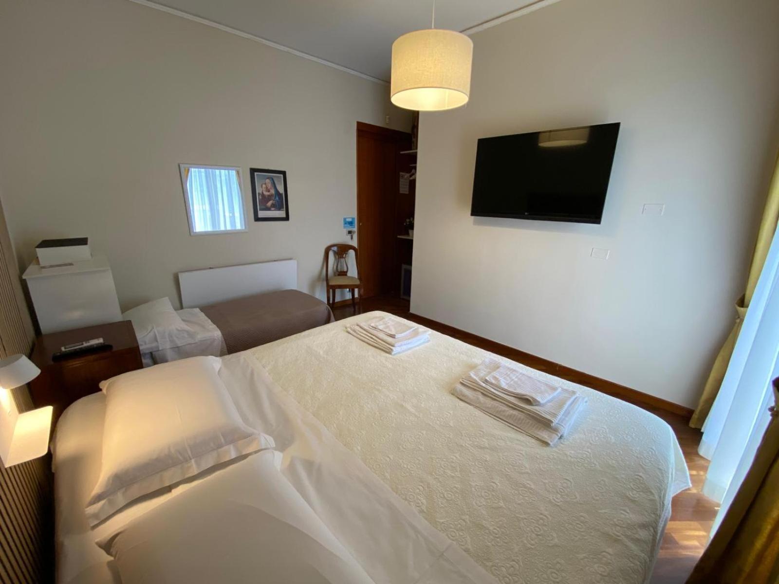 Casa Battisti Messina Guest House In Centro Citta, Ideale Per Famiglie O Gruppi Εξωτερικό φωτογραφία