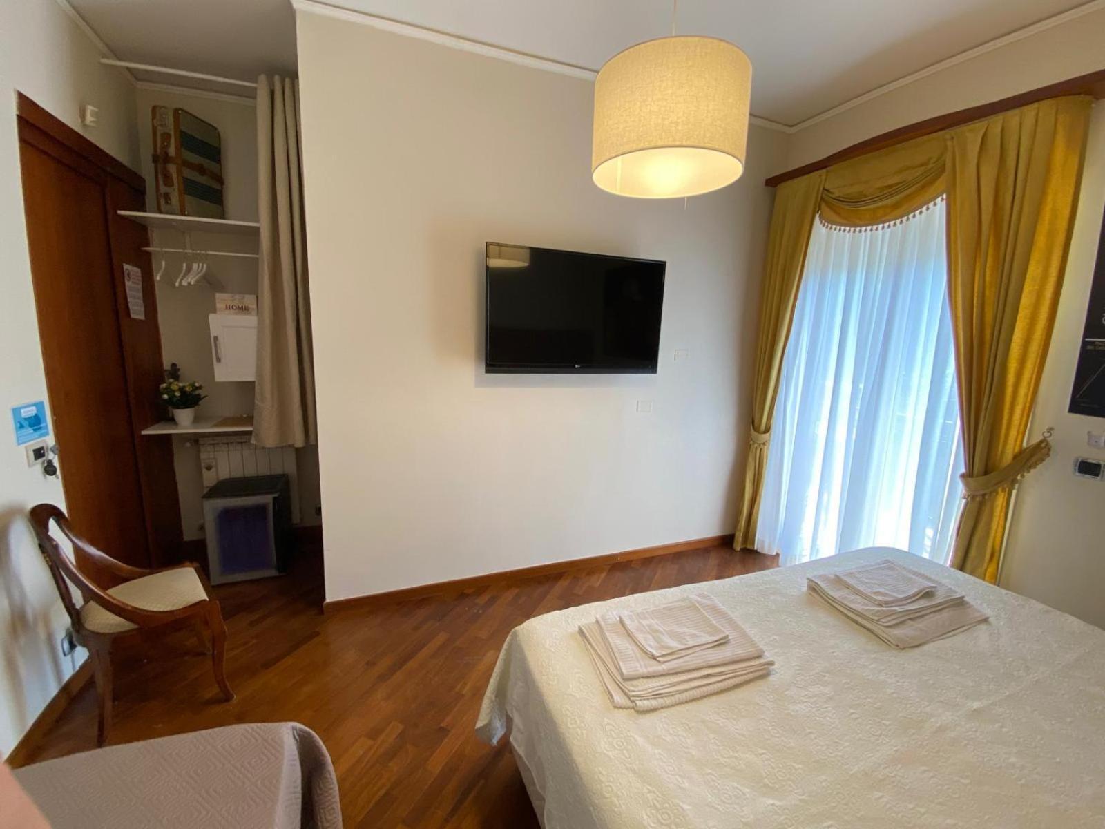 Casa Battisti Messina Guest House In Centro Citta, Ideale Per Famiglie O Gruppi Εξωτερικό φωτογραφία