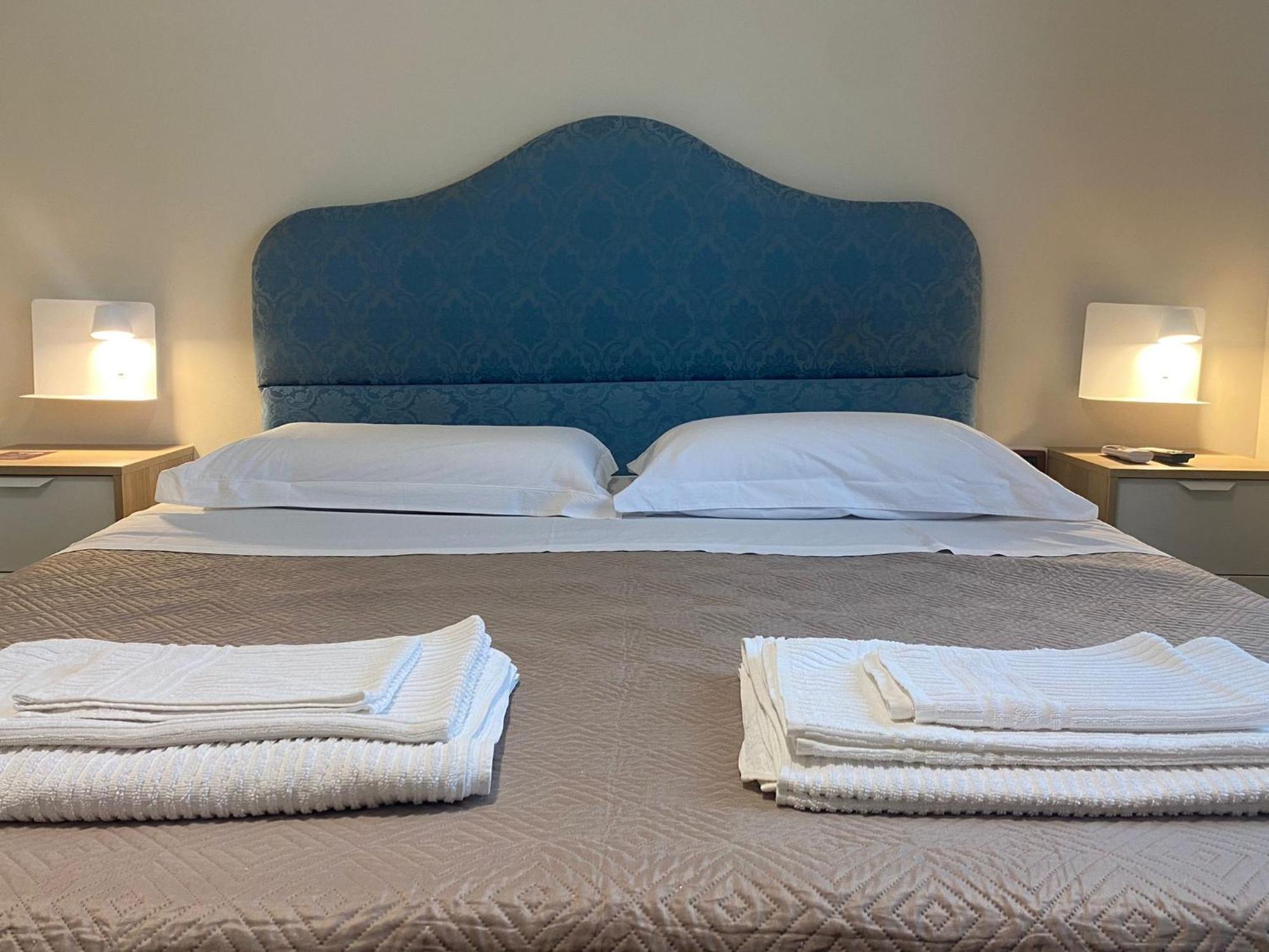Casa Battisti Messina Guest House In Centro Citta, Ideale Per Famiglie O Gruppi Εξωτερικό φωτογραφία